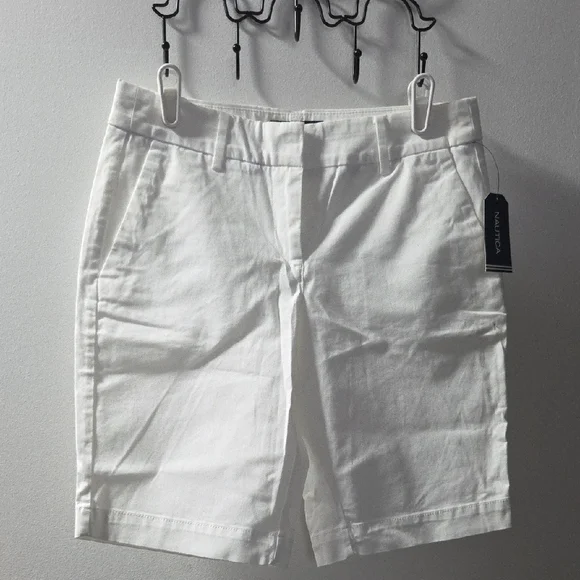 Nautica Women's Classic White Shorts - Picture 1 of 2